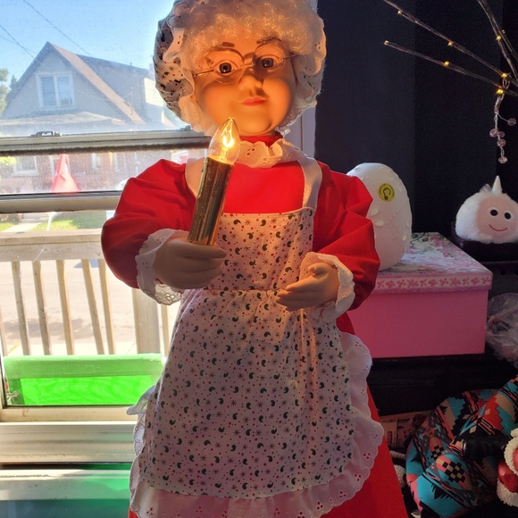 Santa and Mrs clause - Picture 3 of 4